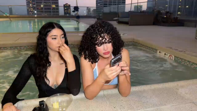 Kameaisweird Striptease in Live Onlyfans so Hot – Viral